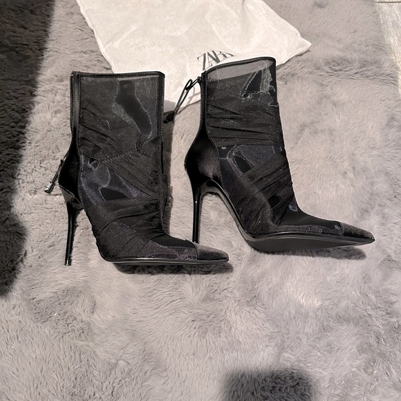 🖤 NWT” Zara “ Black Mesh Booties - Picture 7 of 15